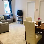 Private 1St Floor Apartment - Perfect For Port Of Dover, Eurotunnel And Short Stays