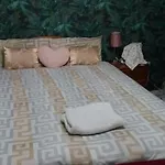 Double Room Located Within Walking Distance To Seaside And Town