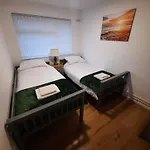 2 Bed Chalet St Margaret\'S At Cliffe South Coast