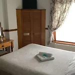 Dover\'S Restover Guest House