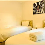 Dover Castle Suites 20 Sleeps