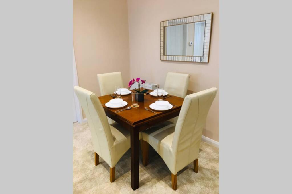 Private 1st Floor - Perfect For Port Of Dover, Eurotunnel And Short *