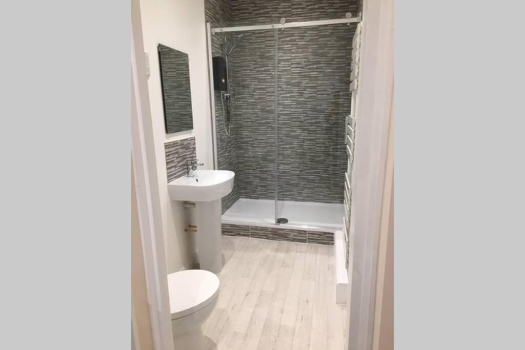 Private 1st Floor - Perfect For Port Of Dover, Eurotunnel And Short Apartment
