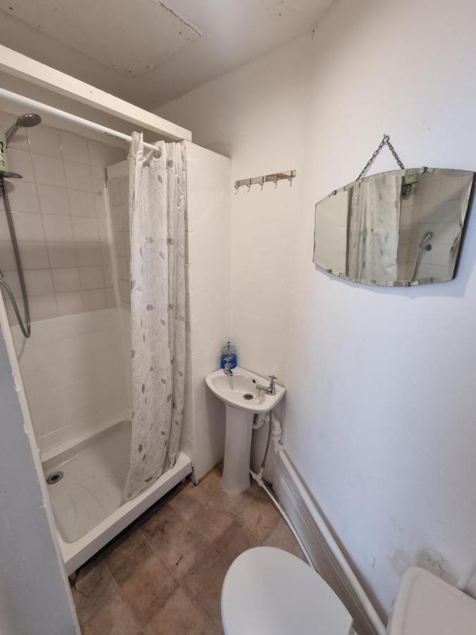 Large Flat Next To Port, Cliffs, With Parking * Dover