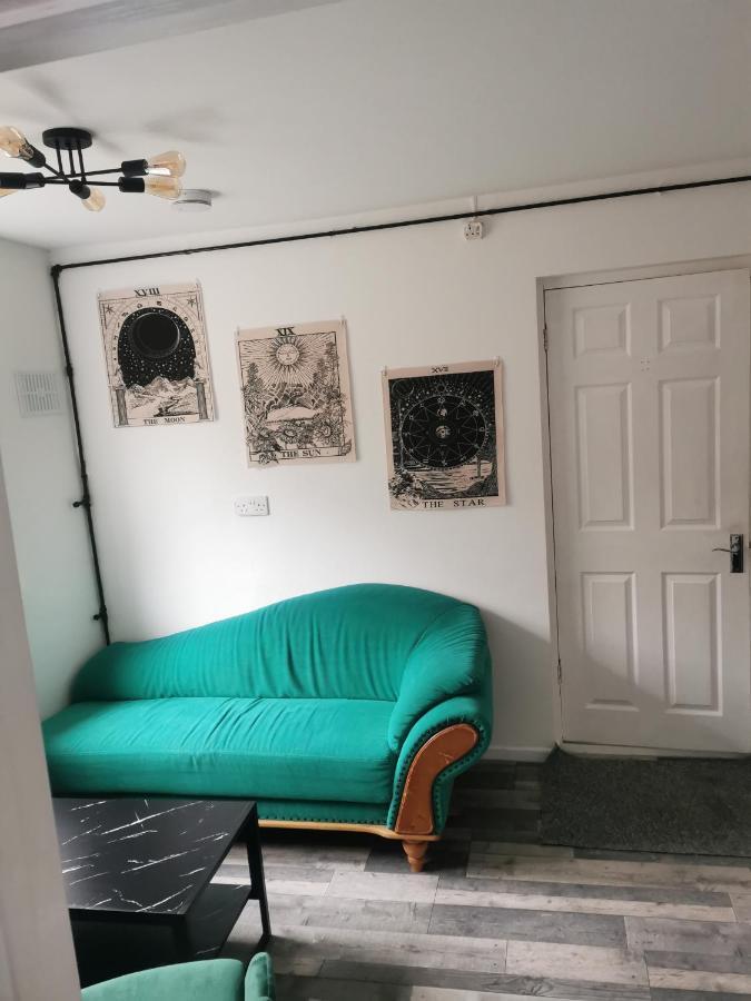 Hostel 116 Maison Dieu Road B In *