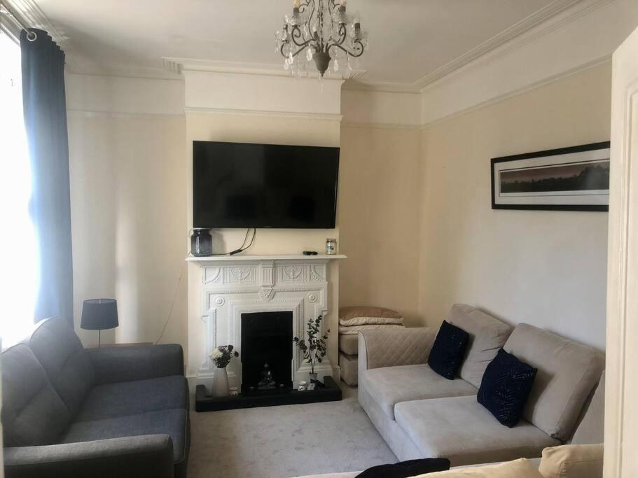 Victorian Town House In The Heart Of *