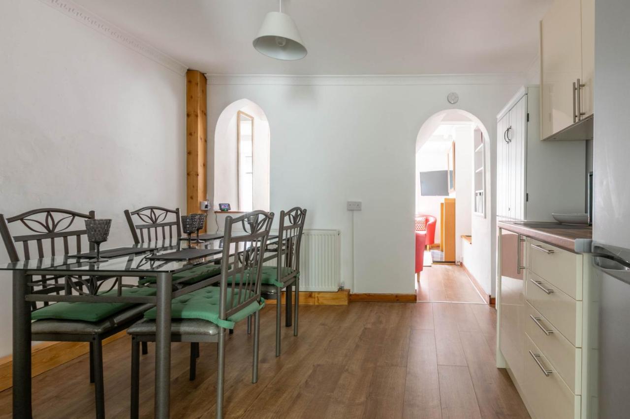 Stylish 2bd Family Hideaway In Holiday home *