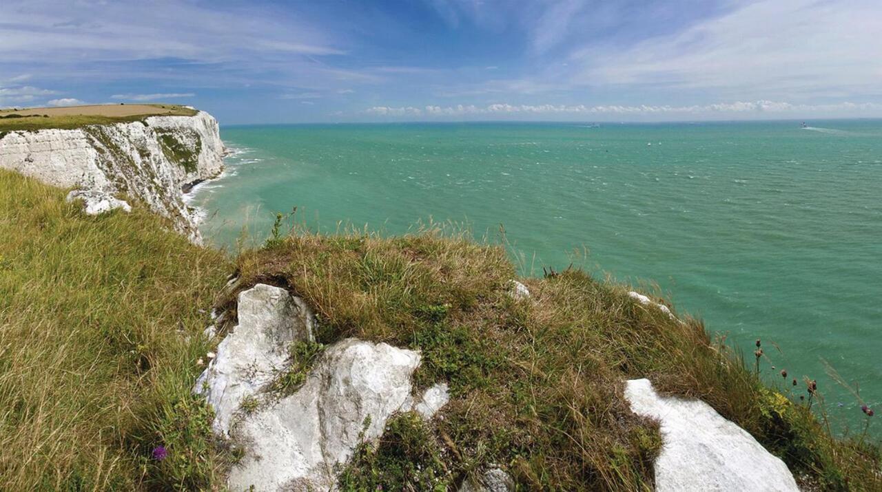 2 Bed St Margaret's At Cliffe South Coast Chalé *