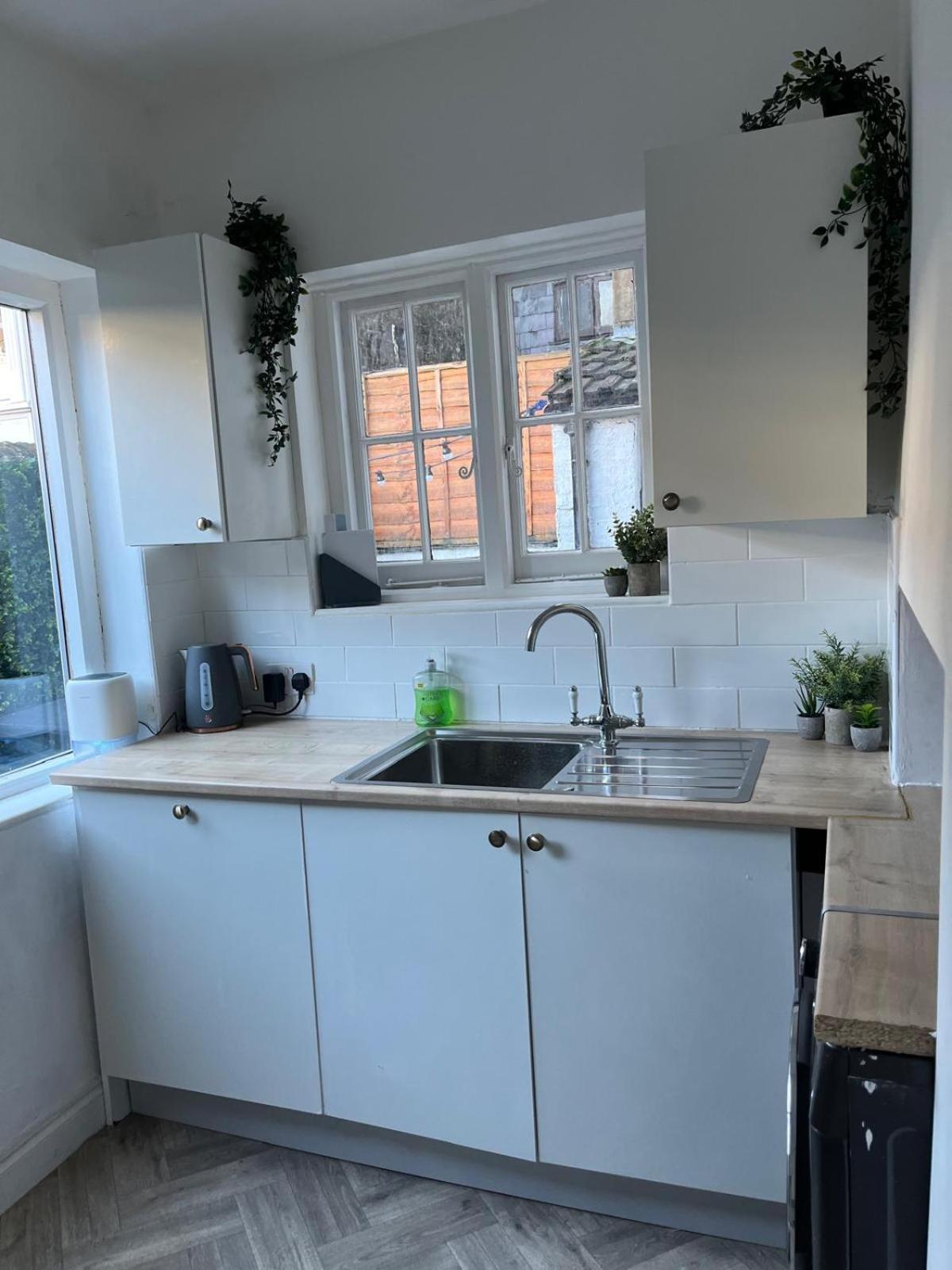 Victorian Town House In The Heart Of Dover