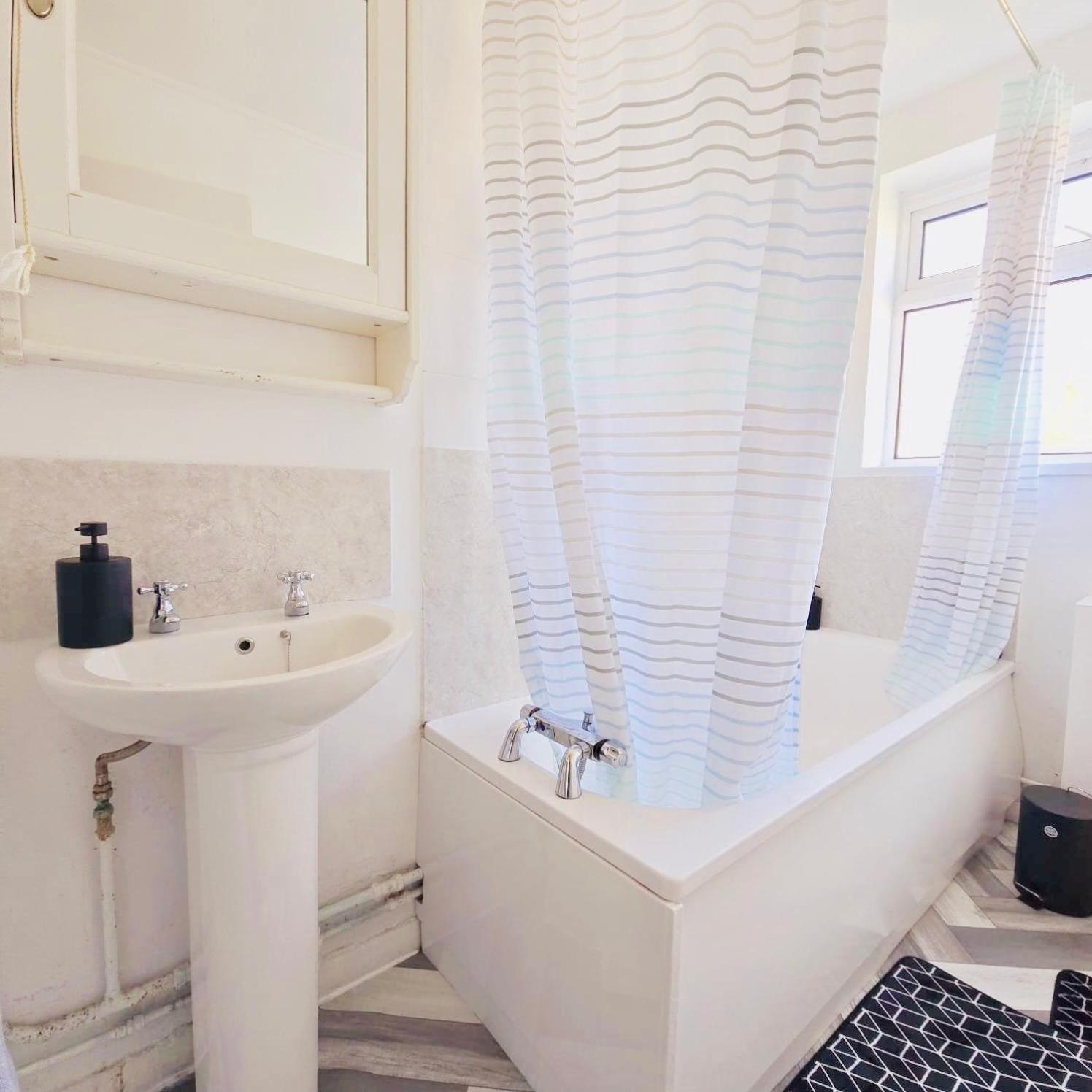 Dream - 2br Near Attractions Parking