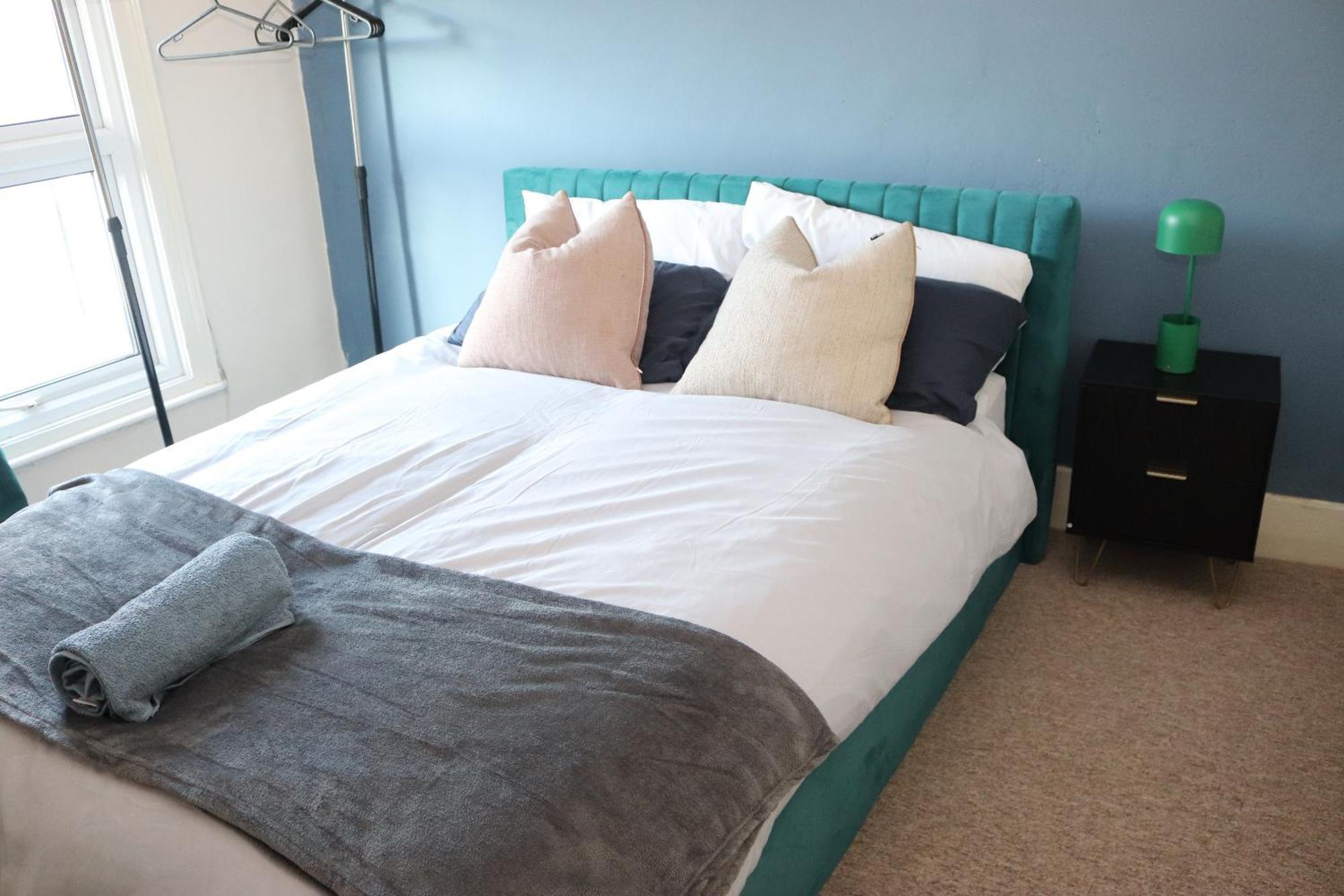Holiday home Dream - 2br Near Attractions Parking
