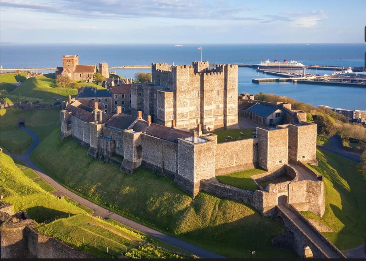 Castle 20 Sleeps *