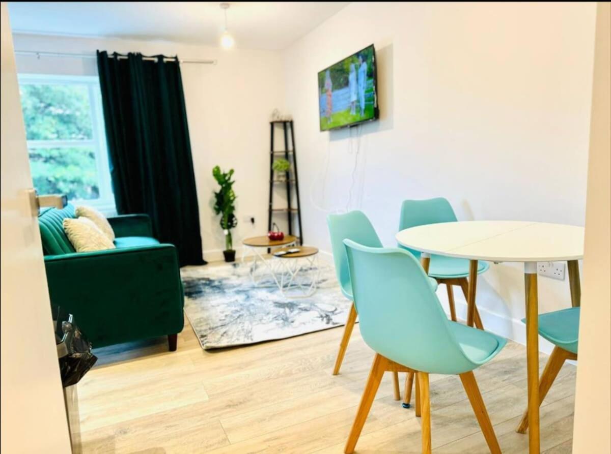 Castle 20 Sleeps Apartment