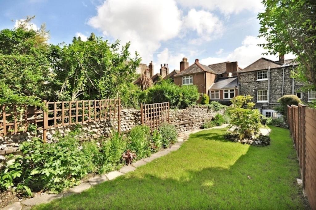 Bed & Breakfast 299 London Road *