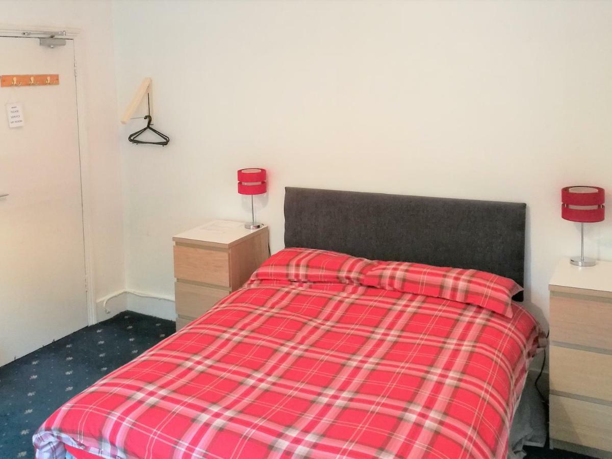Connaught (adults Only) 2*