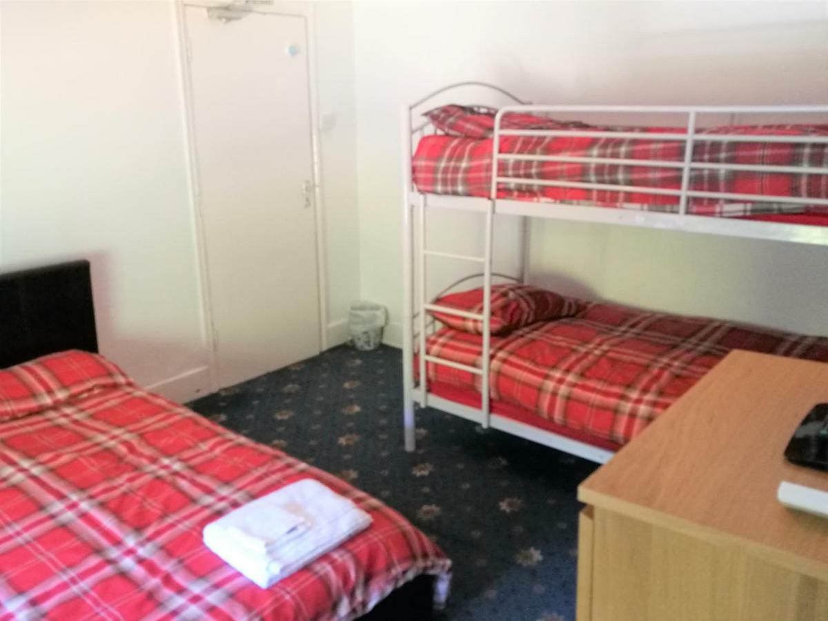 Connaught (adults Only) 2*