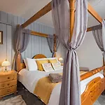 Castle View - Charming Cottage With Views Of Dover Castle