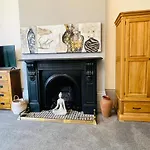 Luxury Garden Apartment Under The Castle, Dover