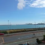 Sea View Flat Opposite Port With Parking