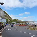 Sea View Flat Opposite Port With Parking