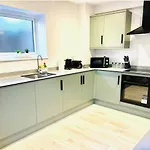 Dover Castle Luxury Apartment-Allocated Parking