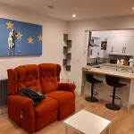 Modern 1-Bed Flat In Dover