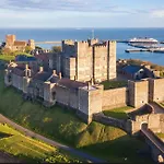 Port Of Dover Lodge 20 Sleeps