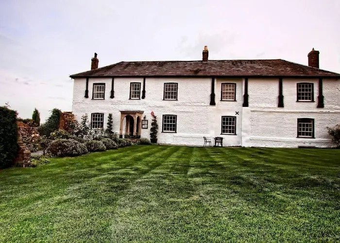 Beautifully Historic Manor House - The East Wing