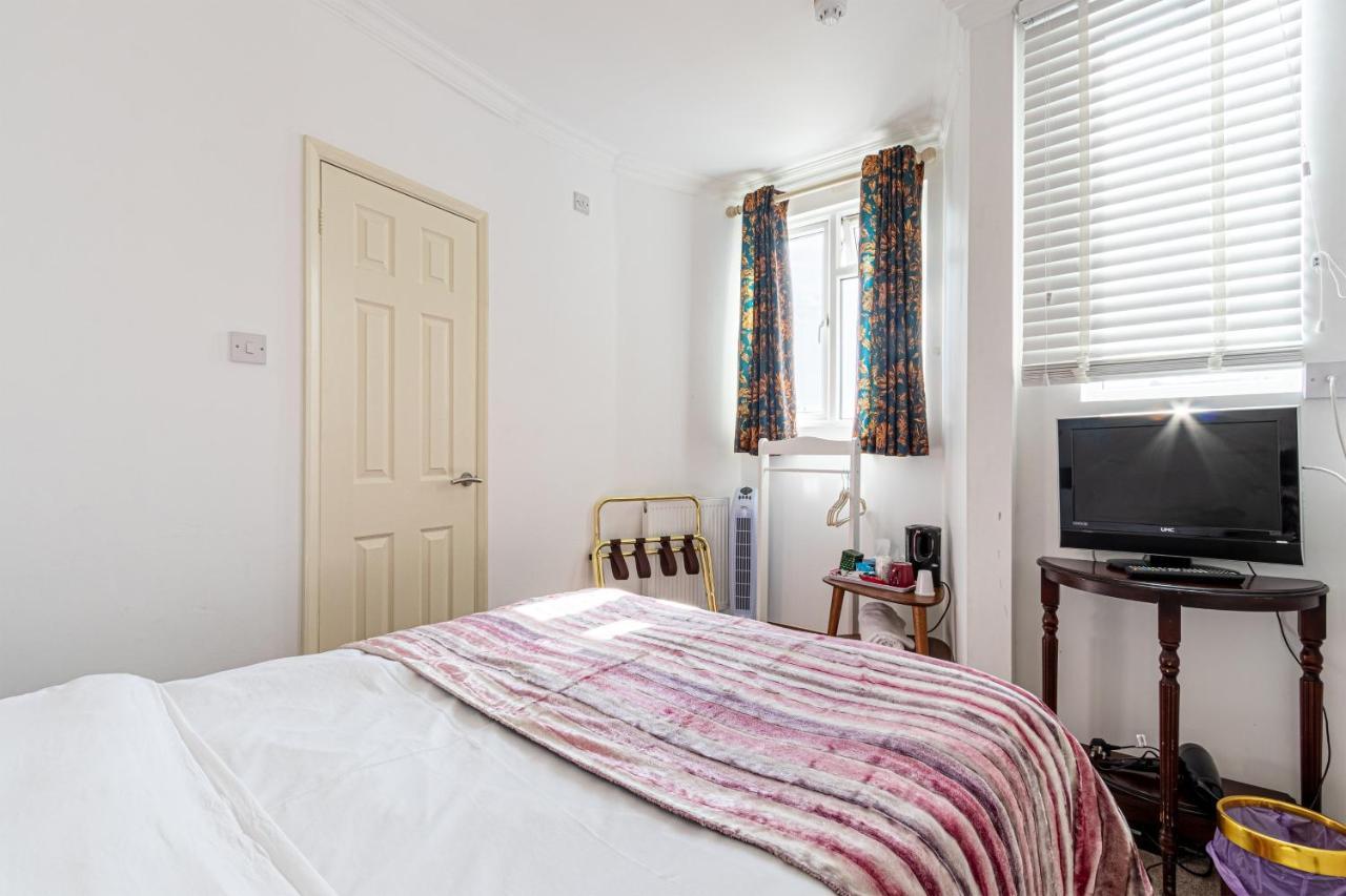 Hubert House 4*