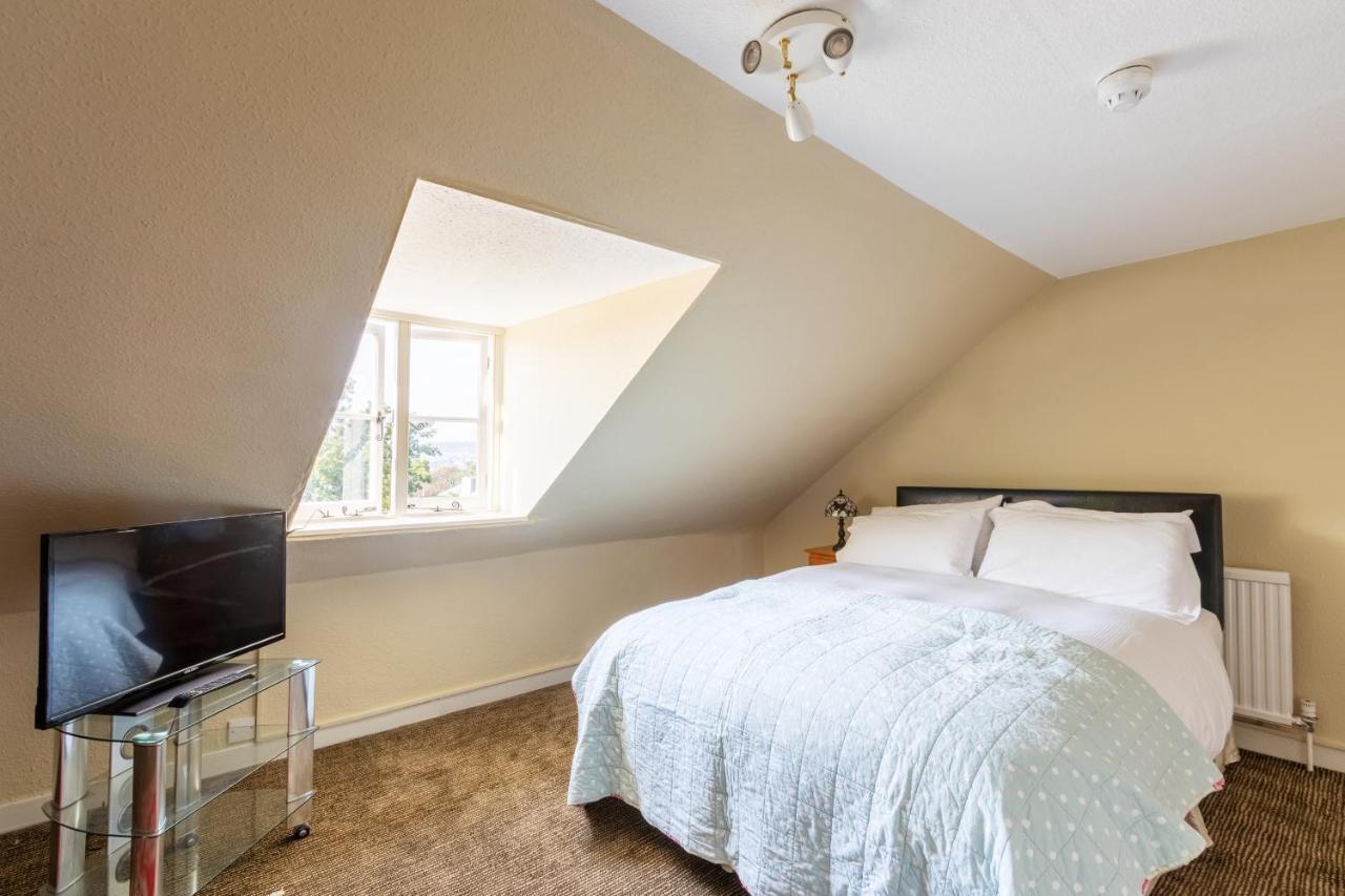 Guest house Hubert House 4*