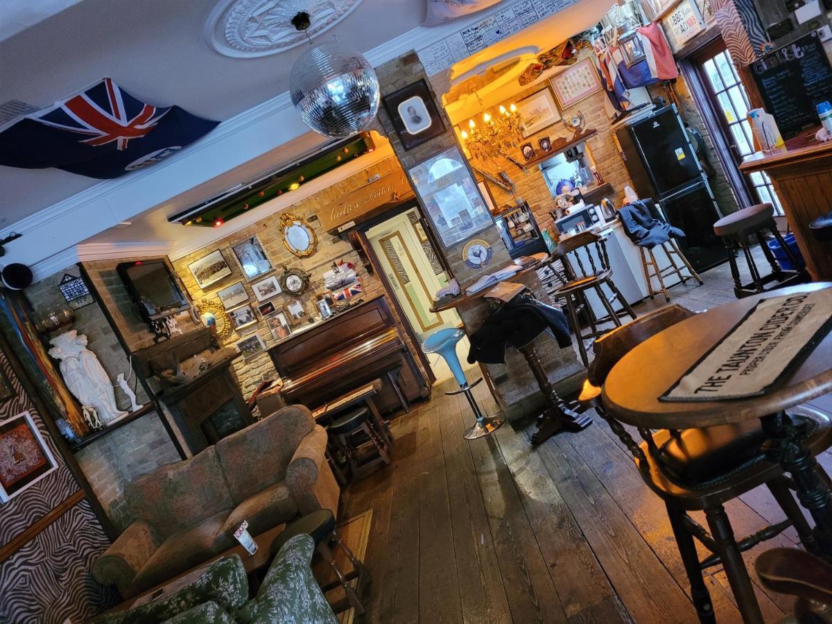 Les Fleurs Hostel Dover