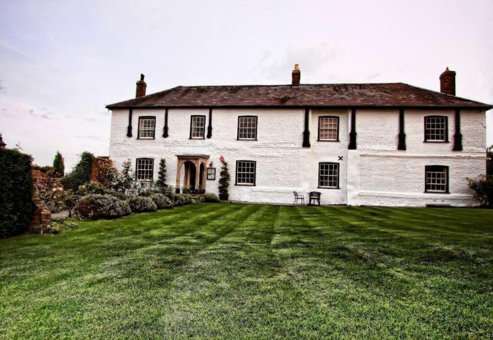 Holiday home Beautifully Historic Manor House - The East Wing