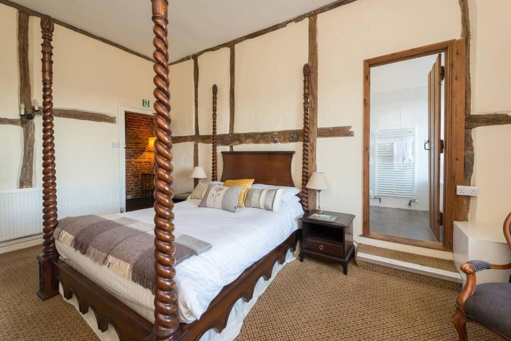 Beautifully Historic Manor House - The East Wing *