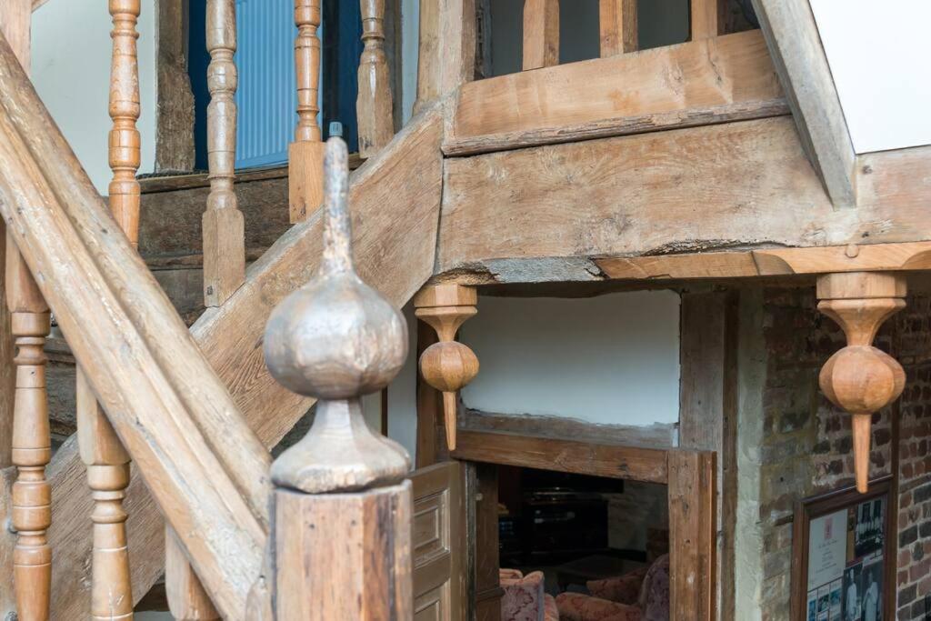 Beautifully Historic Manor House - The East Wing Holiday home *