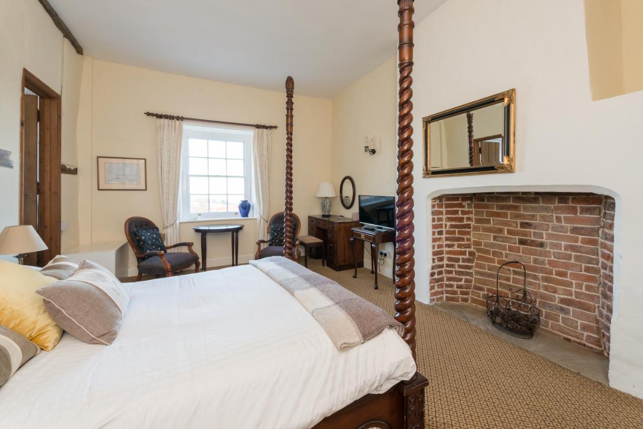 Beautifully Historic Manor House - The East Wing Holiday home Dover