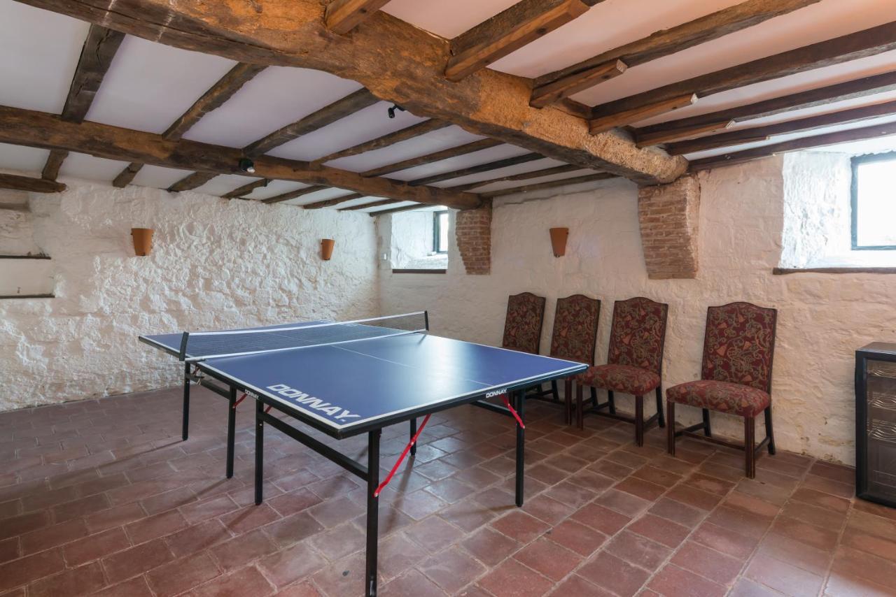 Beautifully Historic Manor House - The East Wing Holiday home