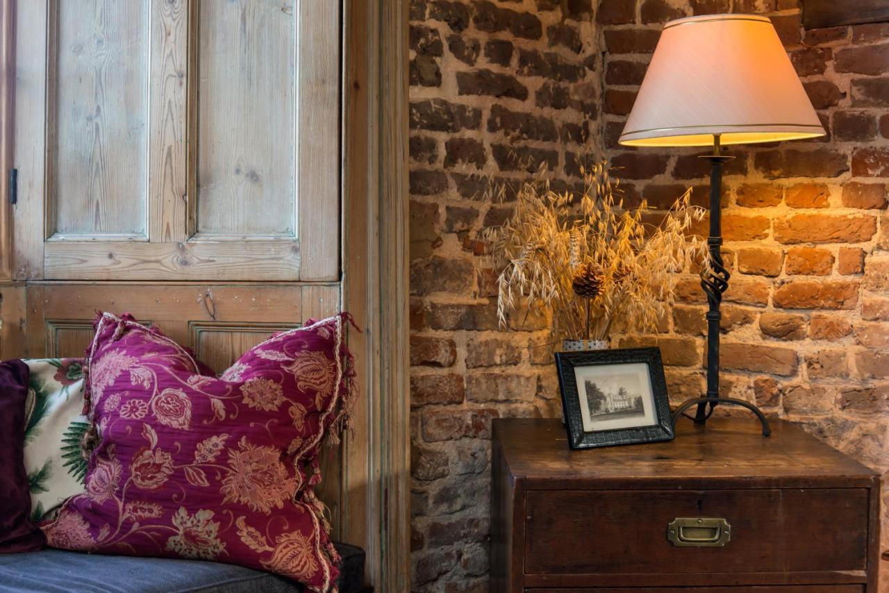 Beautifully Historic Manor House - The East Wing Dover