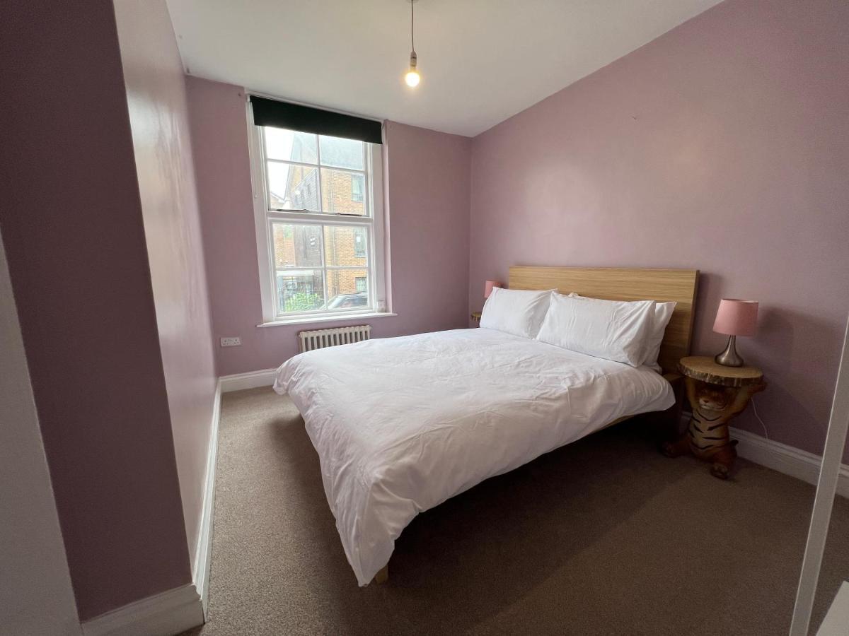 Town Private 2 Bed Garden Flat For Up To 6 Guests *