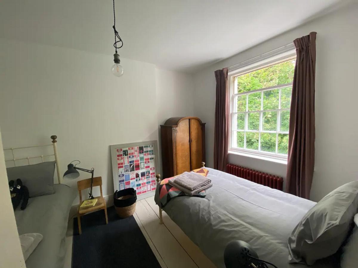 Unique Georgian Townhouse By The Castle & Holiday home *