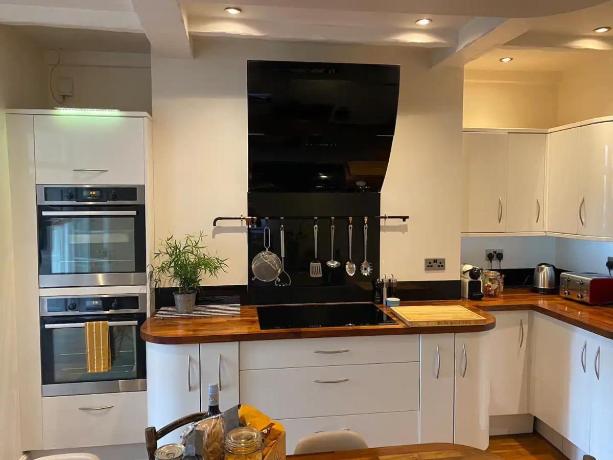 Unique Georgian Townhouse By The Castle & Holiday home