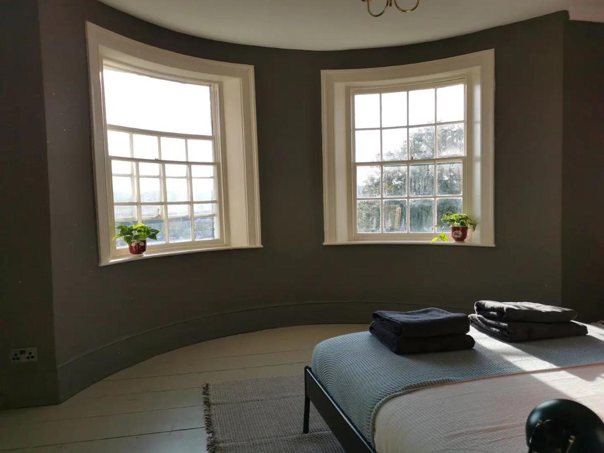 Unique Georgian Townhouse By The Castle & Holiday home *