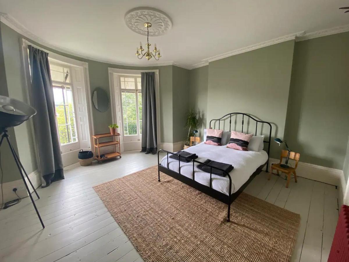 Unique Georgian Townhouse By The Castle & Holiday home