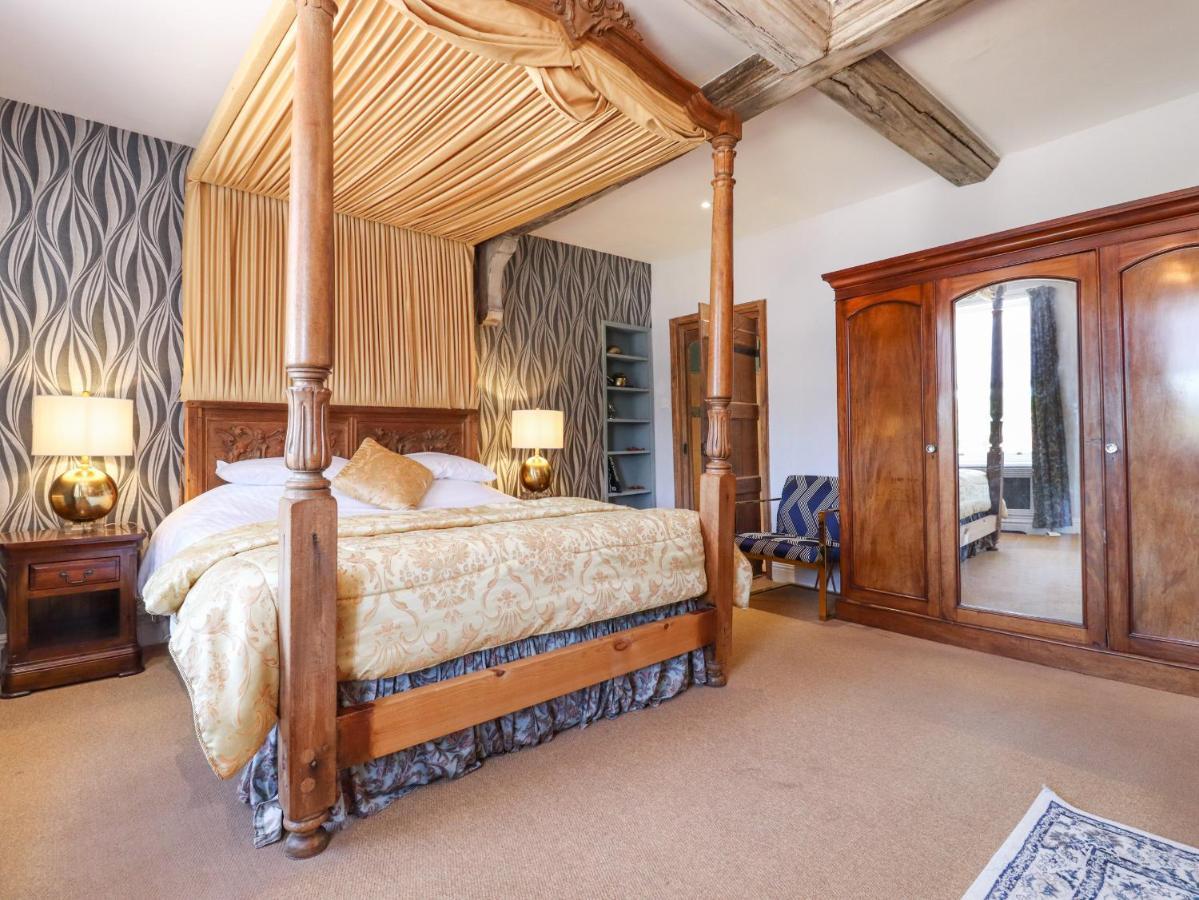 Solton Manor *