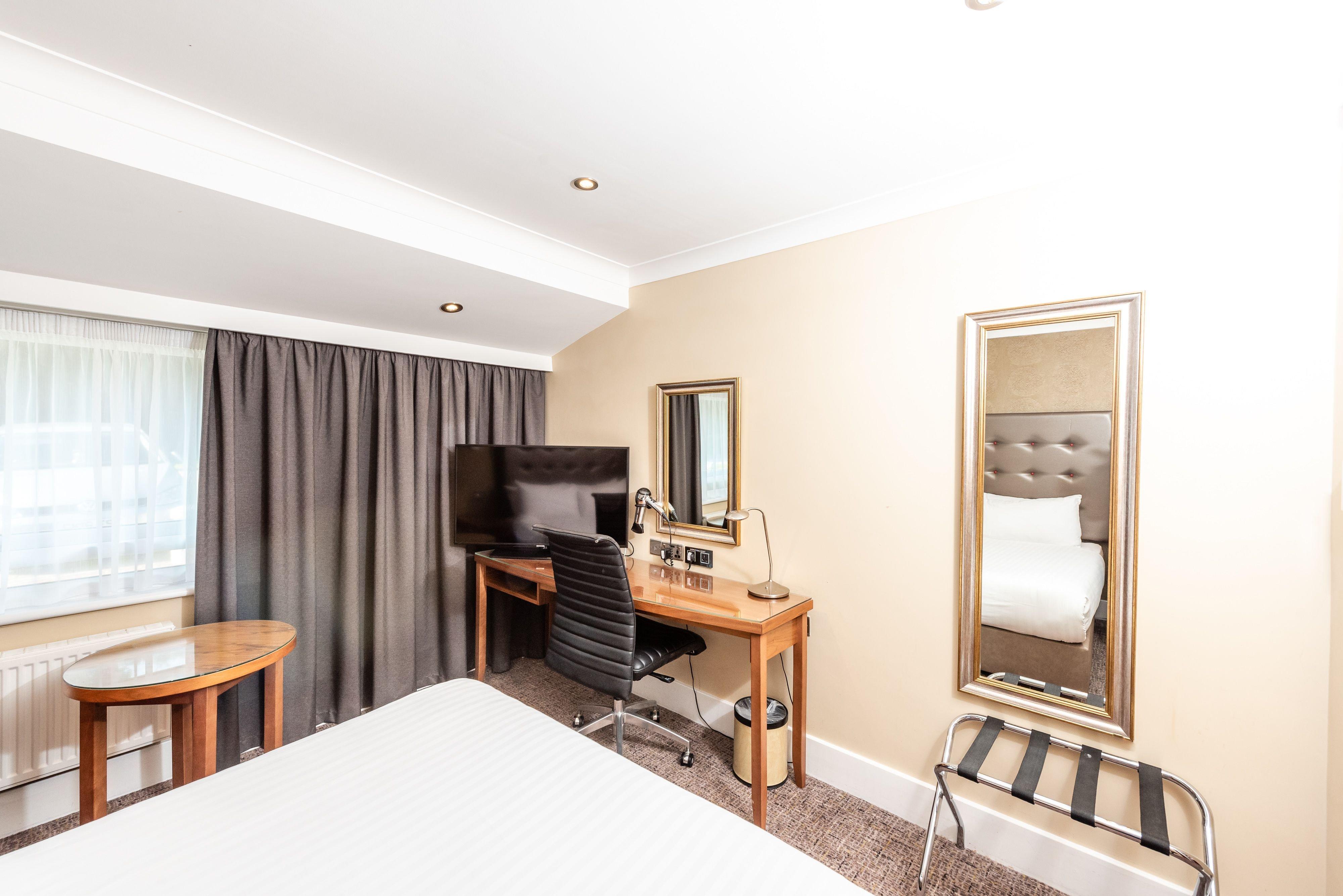 Hotel By Ihg