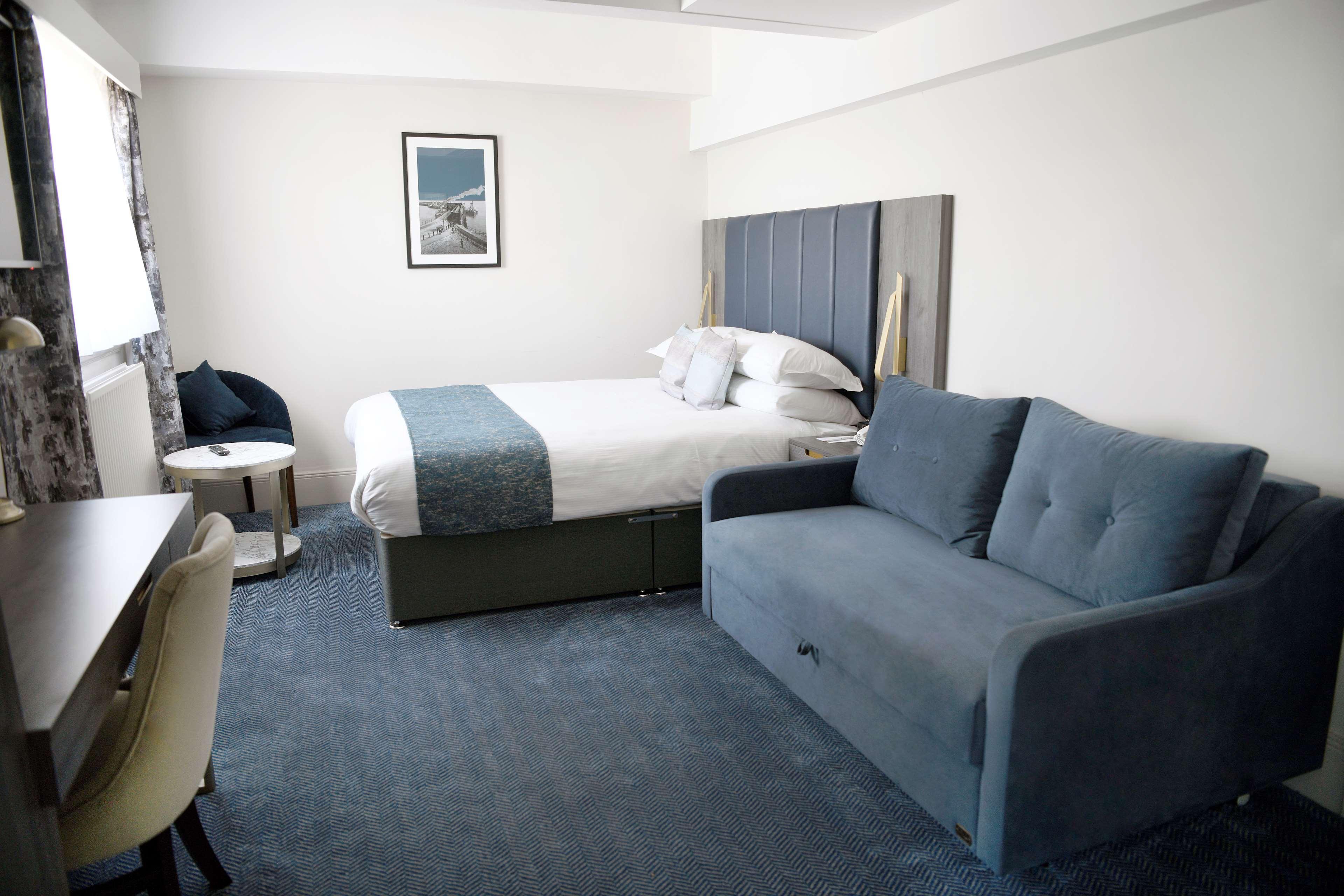 Western Premier Marina & 4*