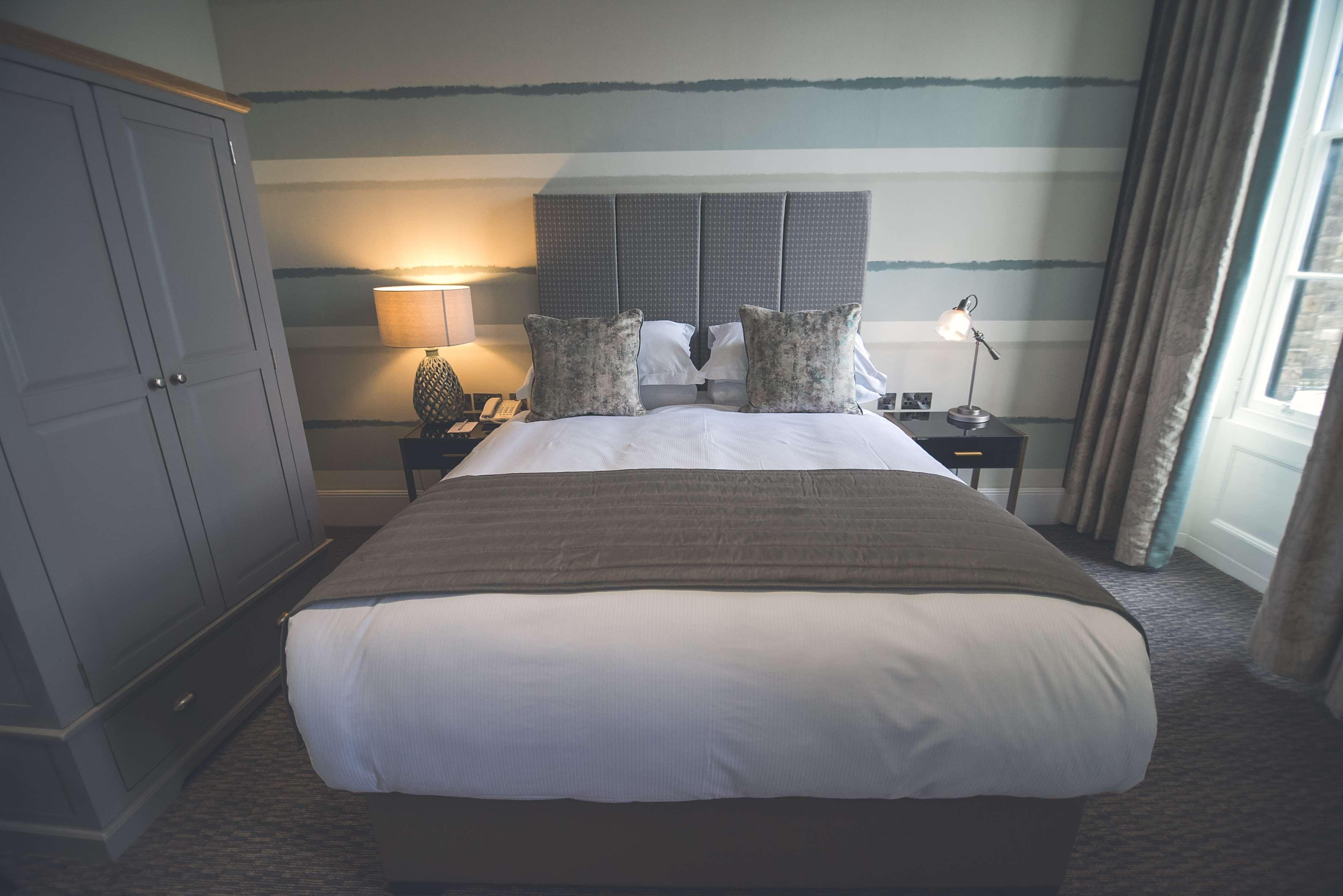 Western Premier Marina & 4*