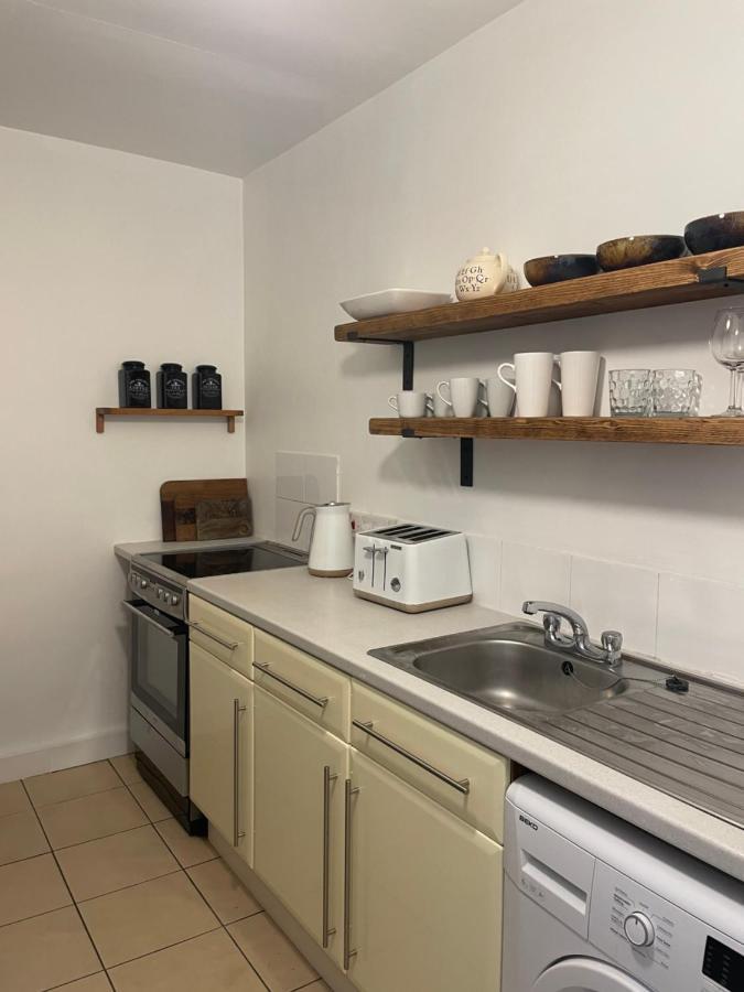 Apartment Fab Uk: Coastal Retreat With Secure Parking *