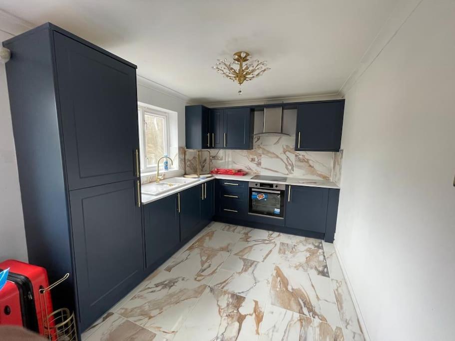 Modern 2 Bedroom Flat By Port, Castle& Sea! Apartment Dover