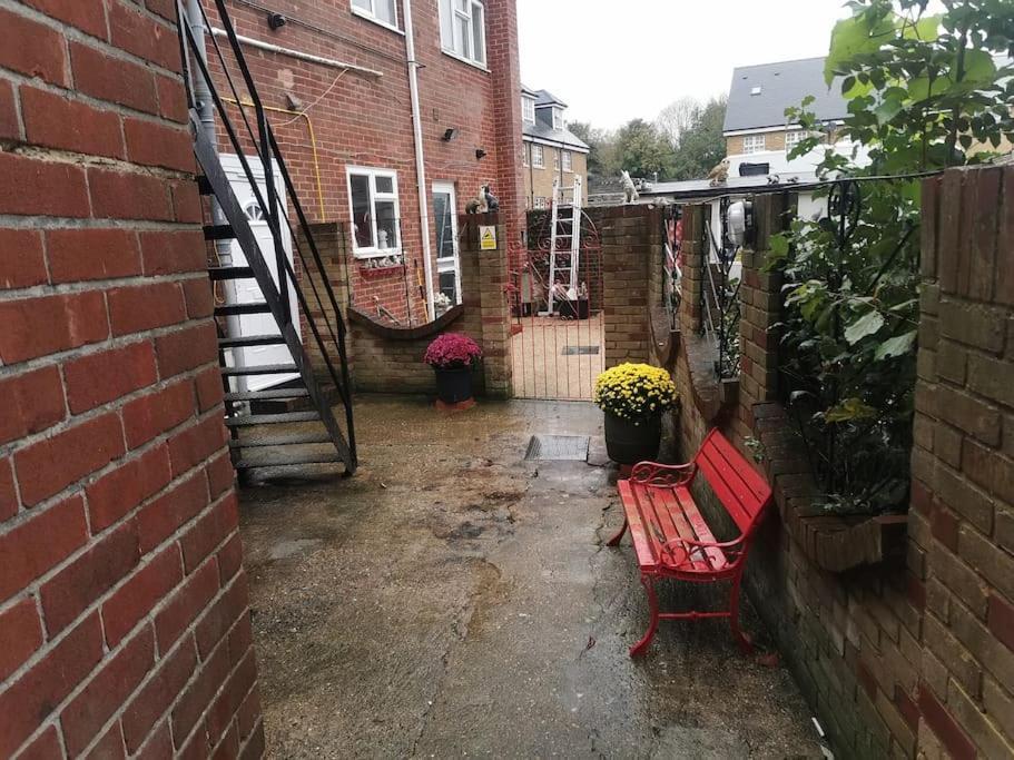 Modern 2 Bedroom Flat By Port, Castle& Sea! Dover