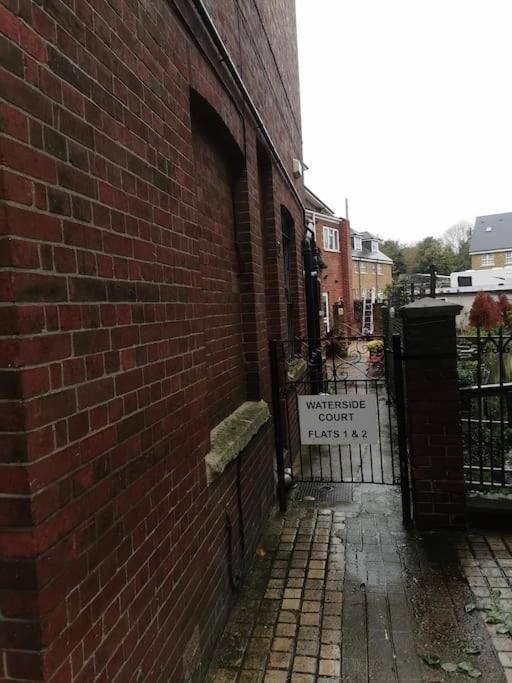 Modern 2 Bedroom Flat By Port, Castle& Sea! Dover